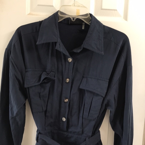 Vici long sleeve romper with front pockets and buttons. EUC - Picture 2 of 8